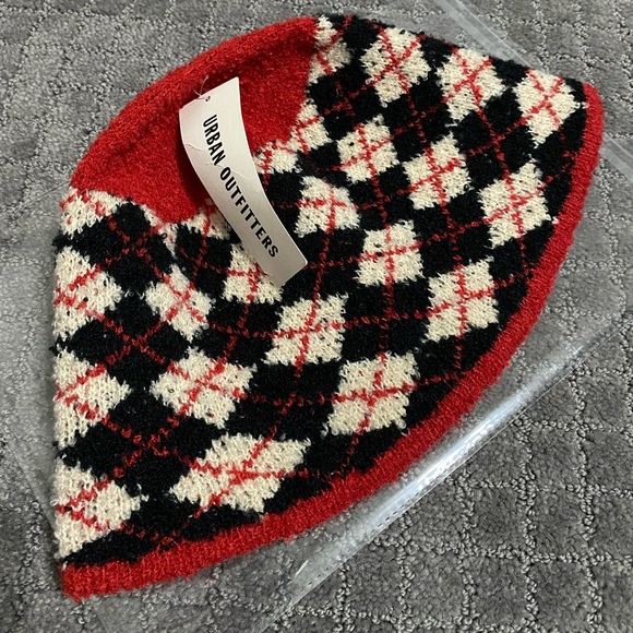 Urban Outfitters Gabbi Knit Printed Bucket Hat NWT - Picture 5 of 7